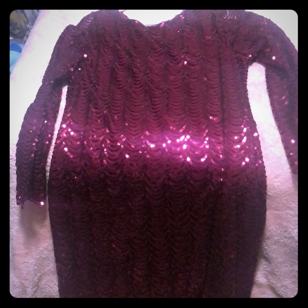Burgundy sequenced dress size XLCharlotte Rousse
